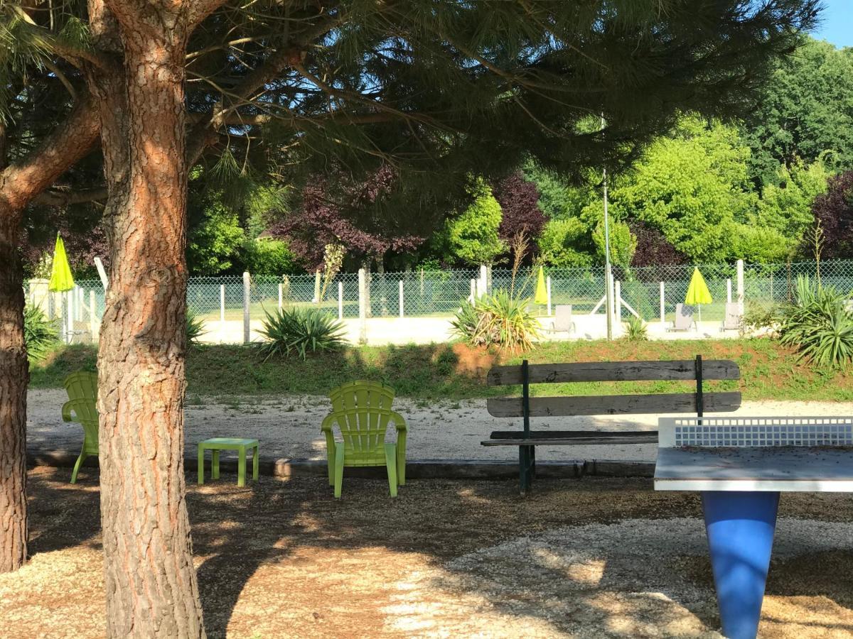 Camping Le Mondou Hotell Saint-Julien-de-Lampon Eksteriør bilde