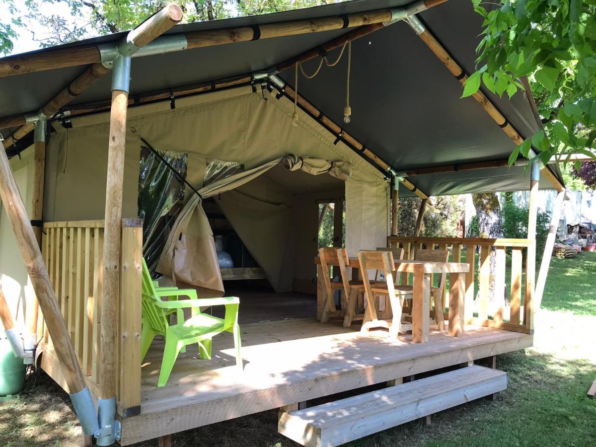 Camping Le Mondou Hotell Saint-Julien-de-Lampon Eksteriør bilde