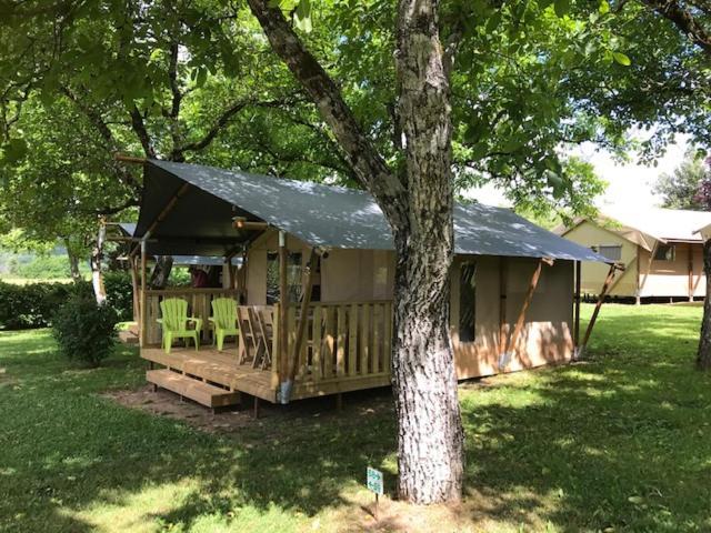 Camping Le Mondou Hotell Saint-Julien-de-Lampon Eksteriør bilde